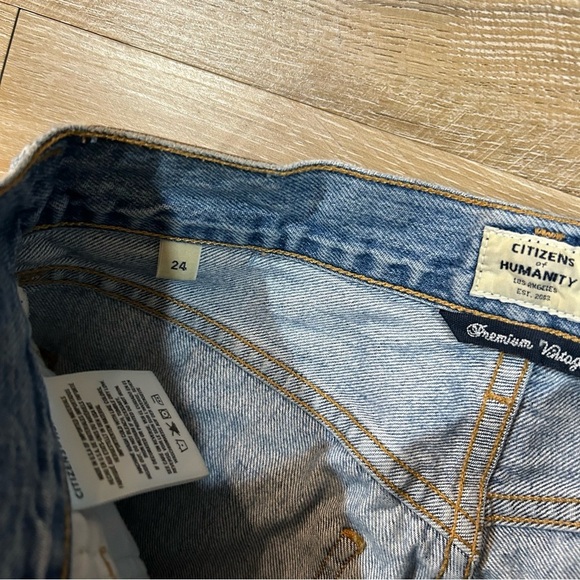 Citizens of Humanity Liya High Rise Ripped Knee Classic Fit Crop Jeans - Picture 5 of 7